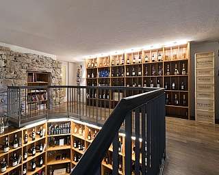 Weinladen Innenansicht Front